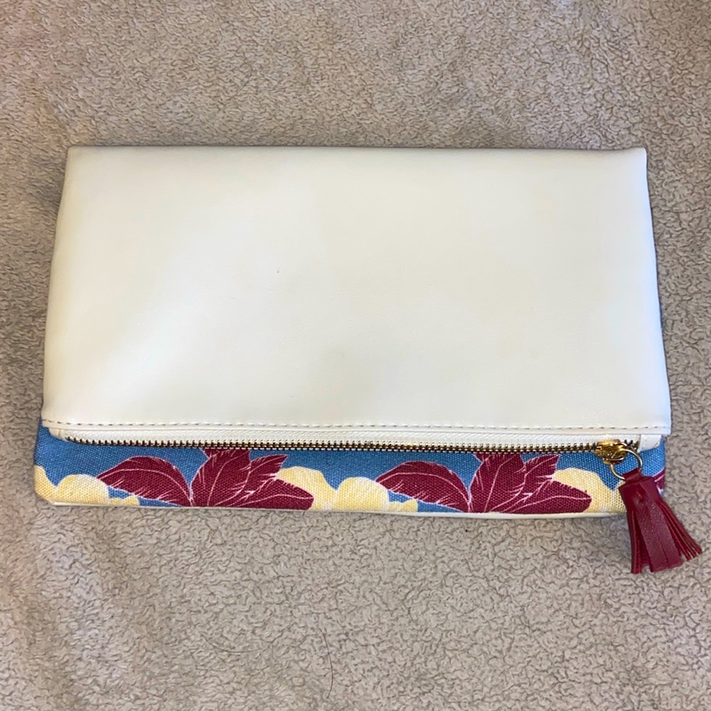 Reversible leather clutch